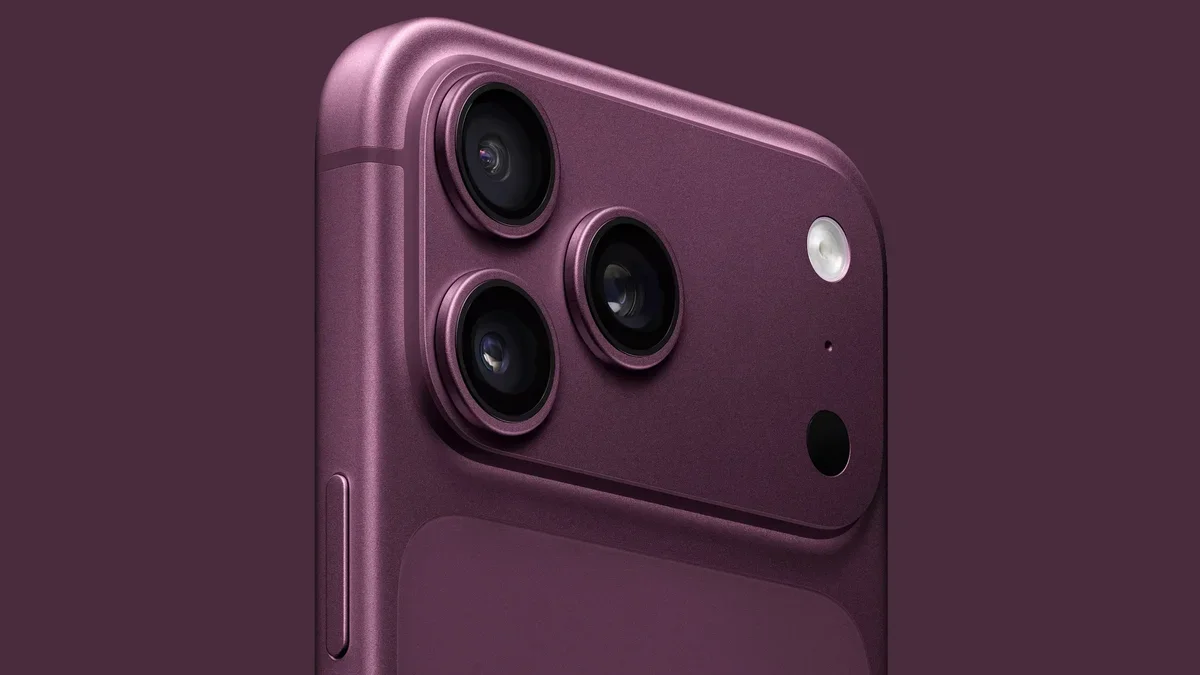 Siri AI Sparks Talk of a Slimmer iPhone 18 Dynamic Island