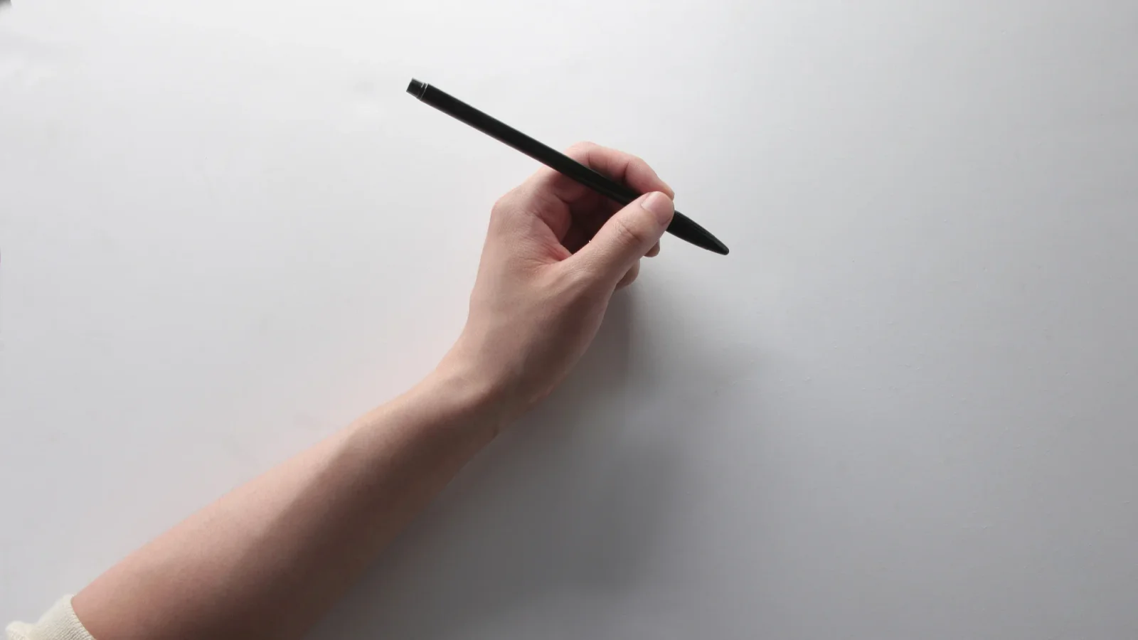 Dominant Hand Shaped by Practice, Not Innate Wiring