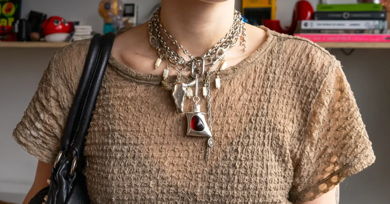 Noware's Puff Necklace Turns Storage Into Style