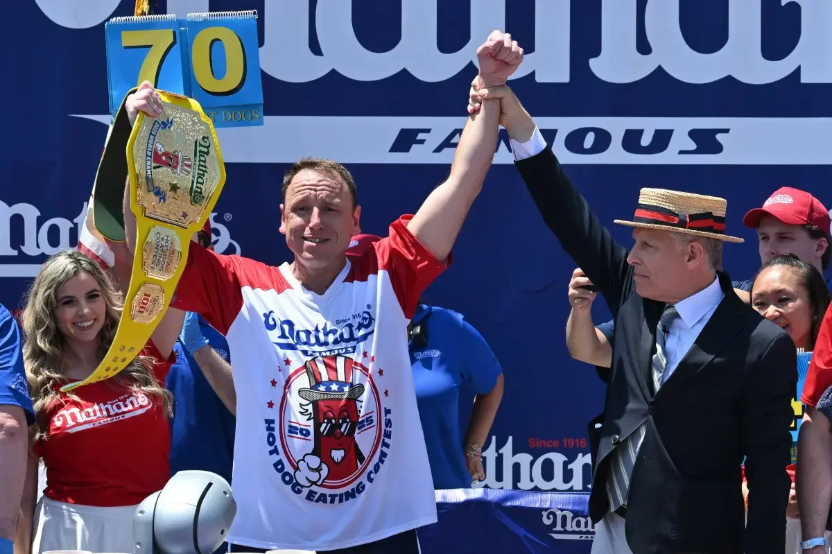 Chestnut Pleads Guilty to Bar Fight, Still Eyes July Nathan’s Title Defense
