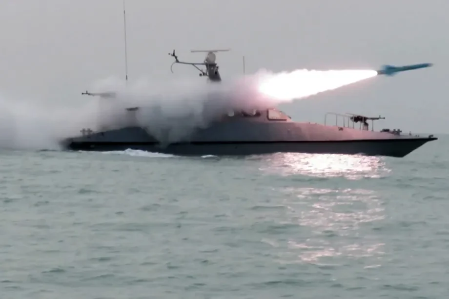Iran Broadcasts Video of Missile Strikes on US Warships Amid Gulf Tensions
