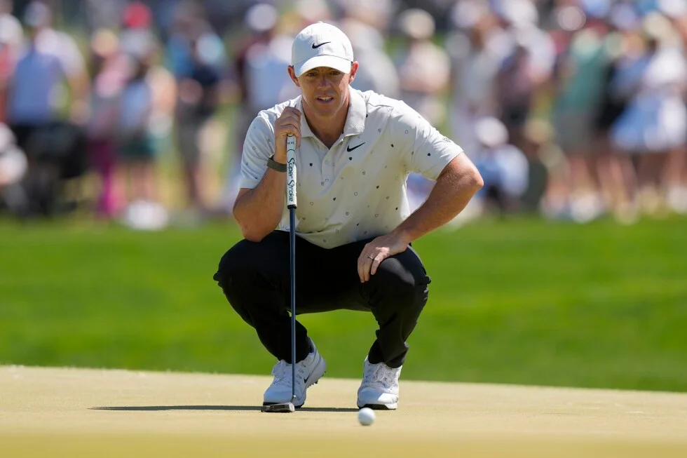 McIlroy electrifies PGA bid with 66 at Aronimink