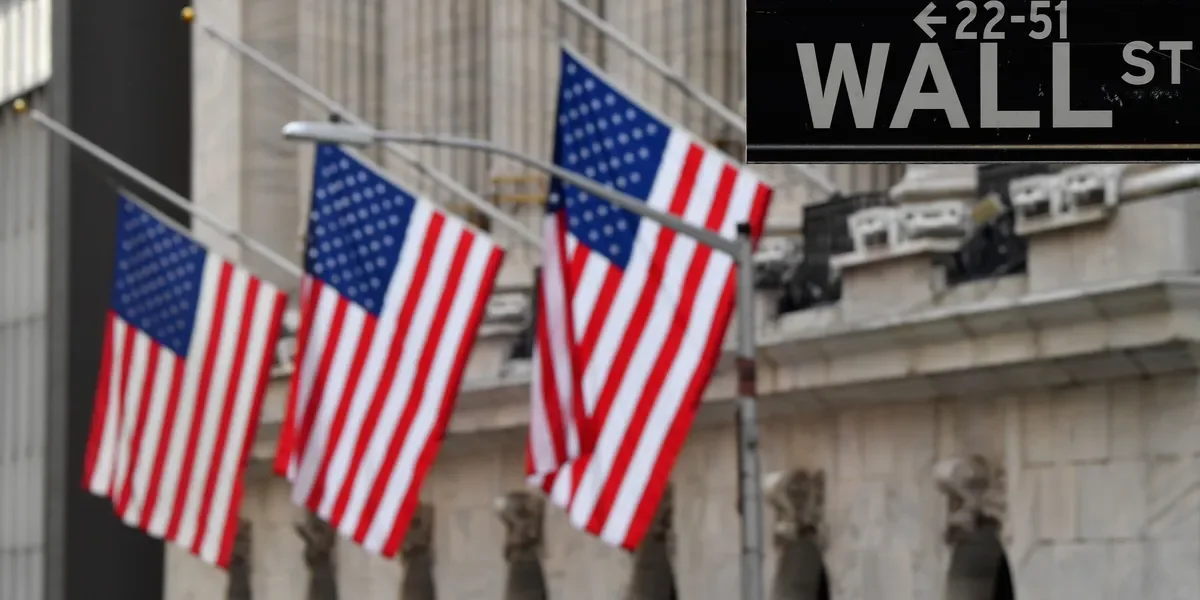 Markets Rise, Confidence Falls: Graphic Signals Historic US Wealth Gap