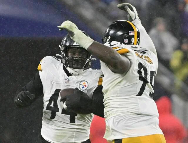 "Steelers Secure Playoff Berth with Jaguars' Loss"