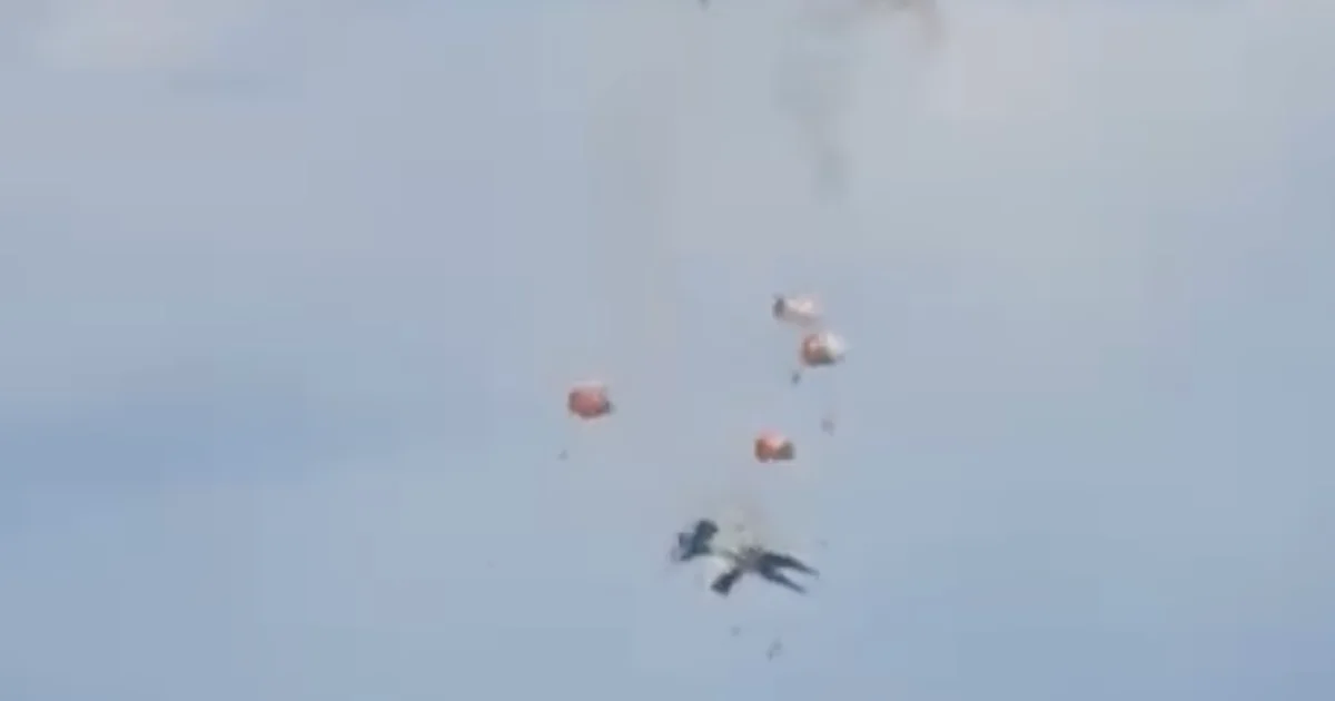 Four eject after midair collision disrupts Idaho air show; investigation underway