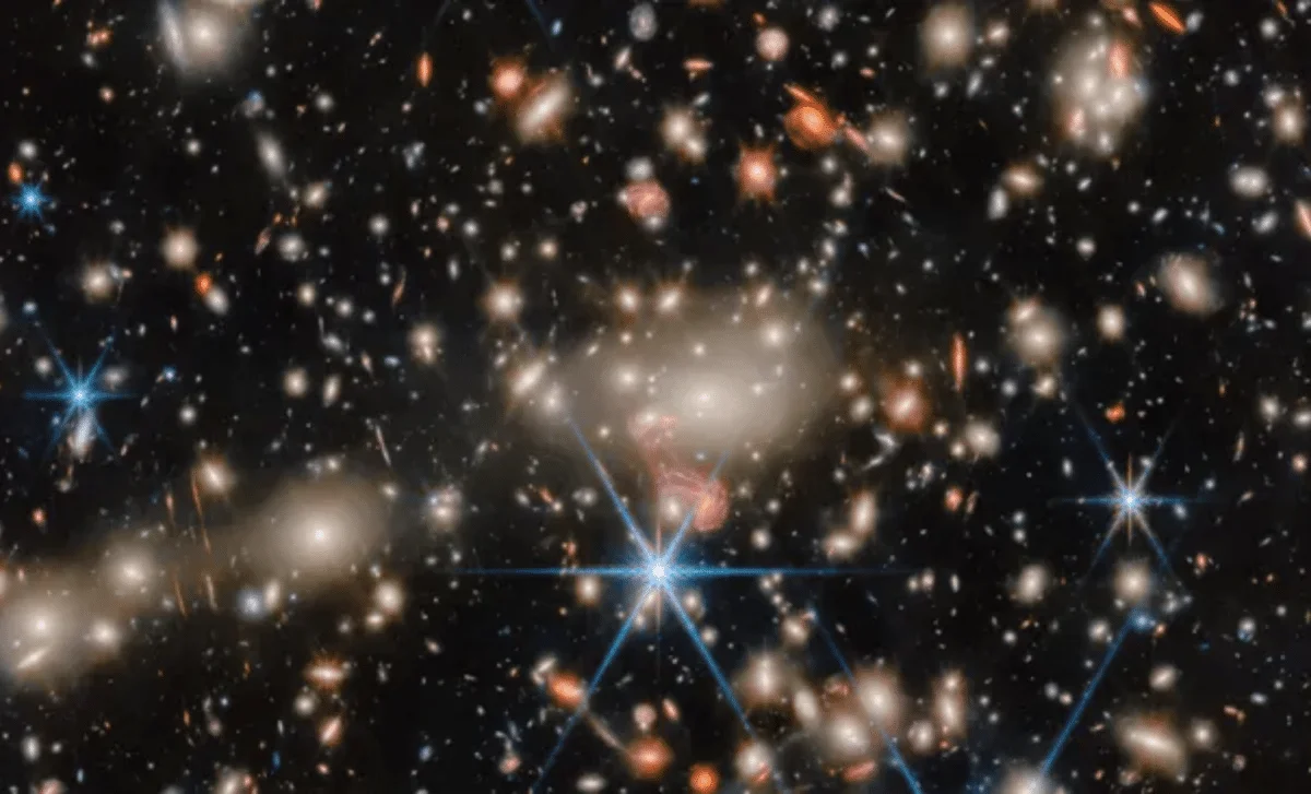 Webb reveals transitional 'Stingray' galaxy linking little red dots to AGN