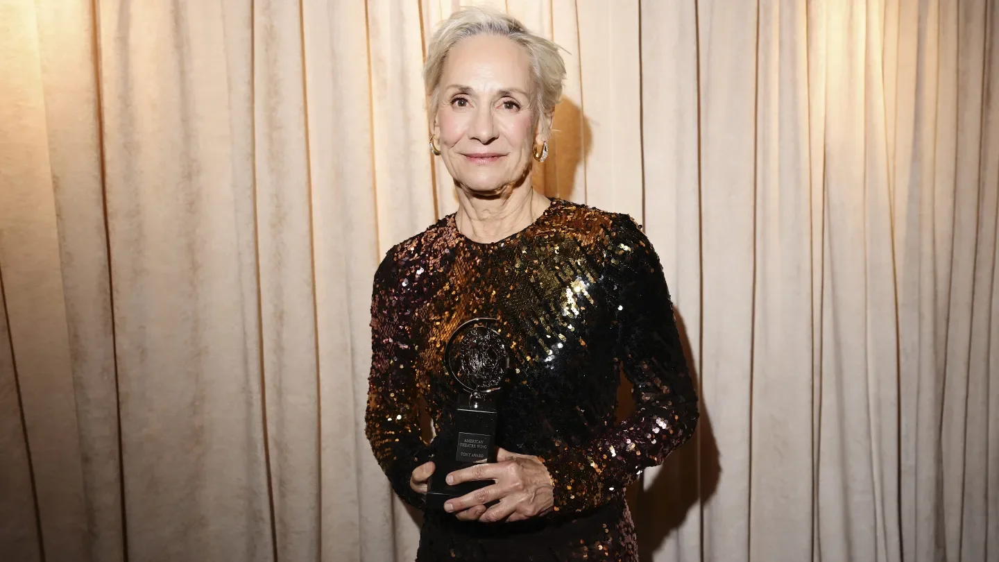 Laurie Metcalf: A Year of Wins and Boundary-Pushing Roles
