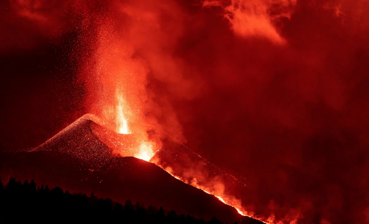 Dormant Greek Volcano Reveals Hidden Magma Under 100,000-Year Silence