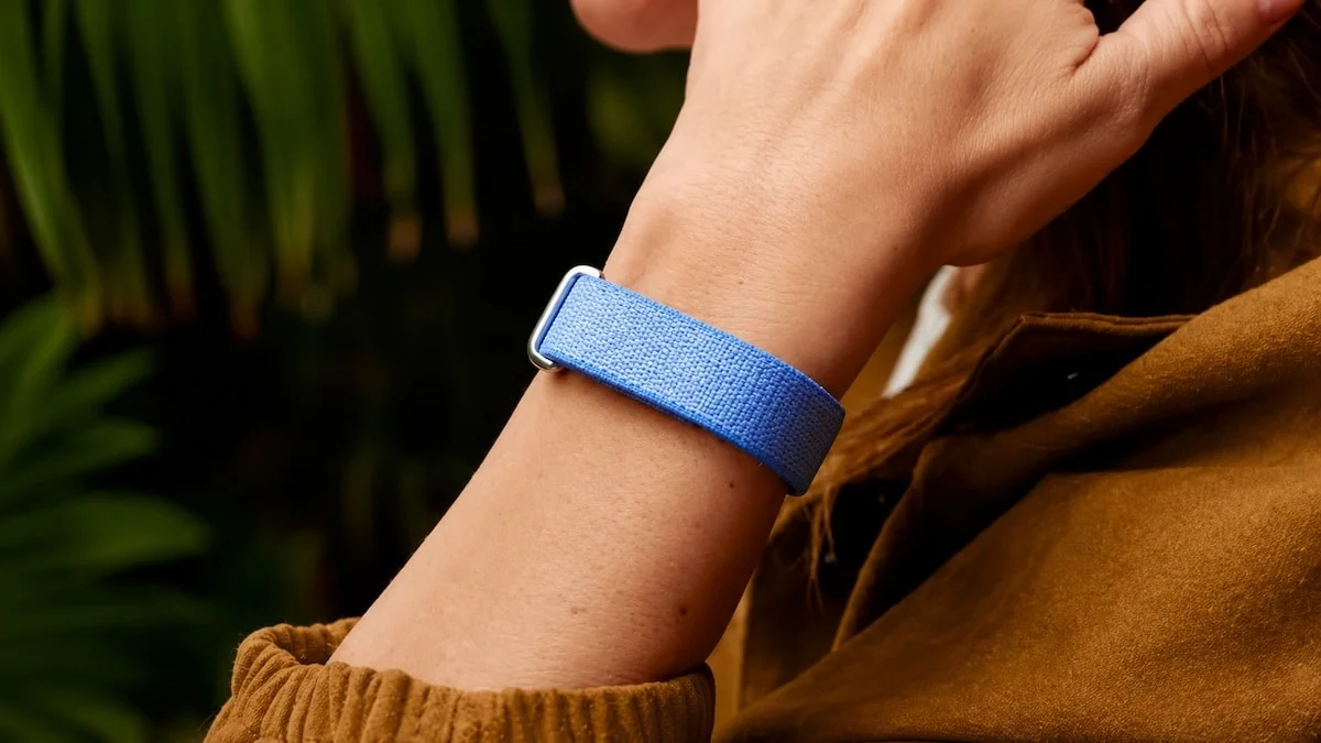 Google unveils Fitbit Air, a screenless tracker with an AI health coach