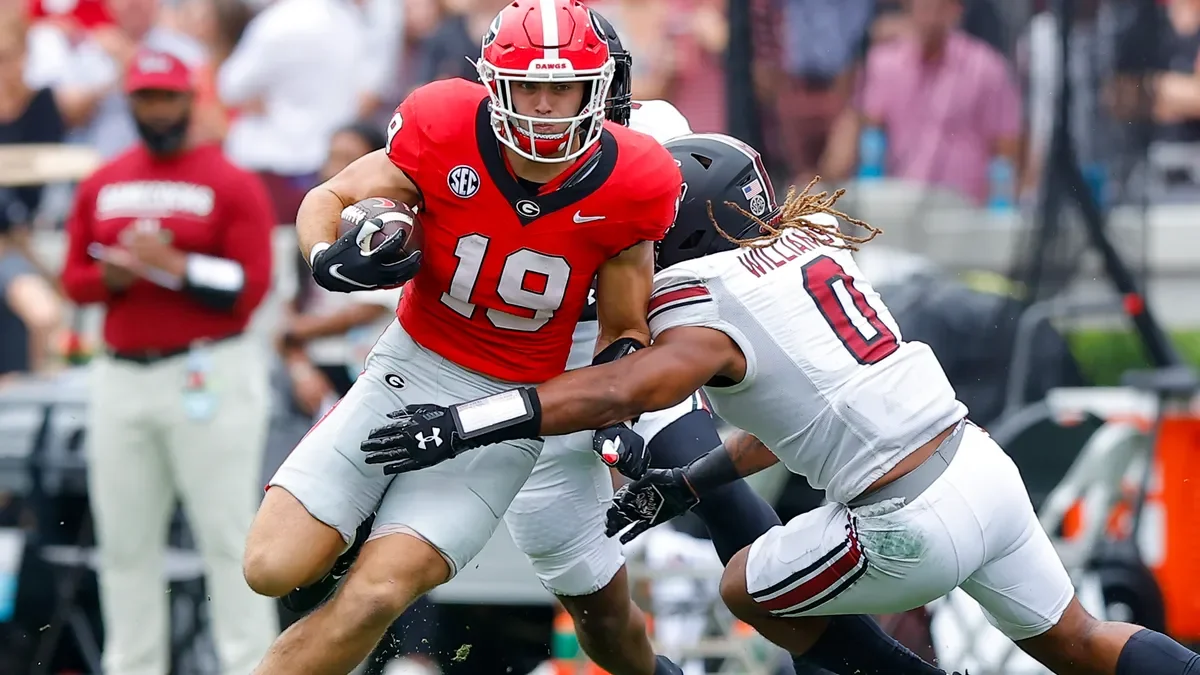 "Georgia Triumphs in Week 3, Escaping Upset Bid"