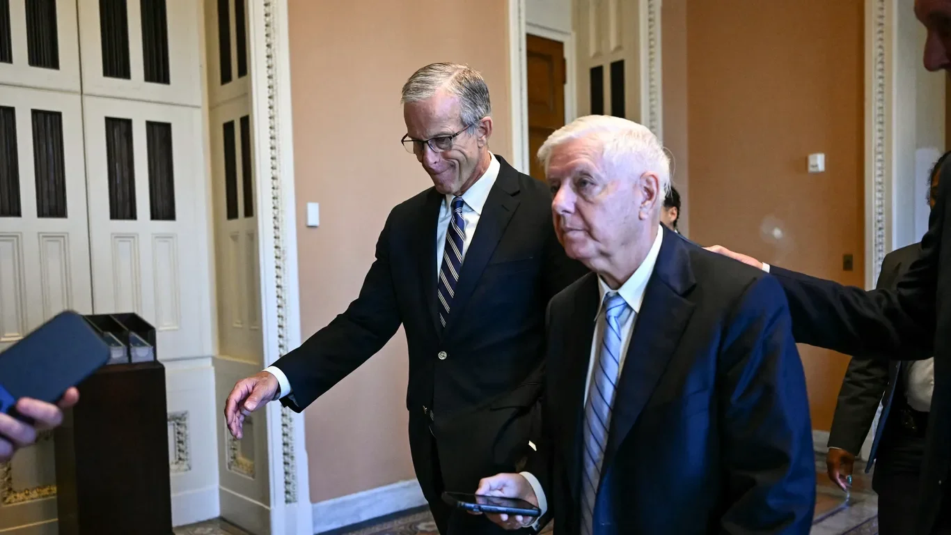 Senate unites to advance revised Russia sanctions in memory of Lindsey Graham