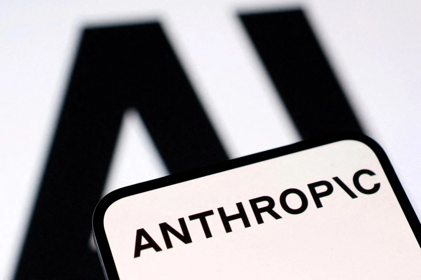 Anthropic AI under White House scrutiny as Mythos security risks rise