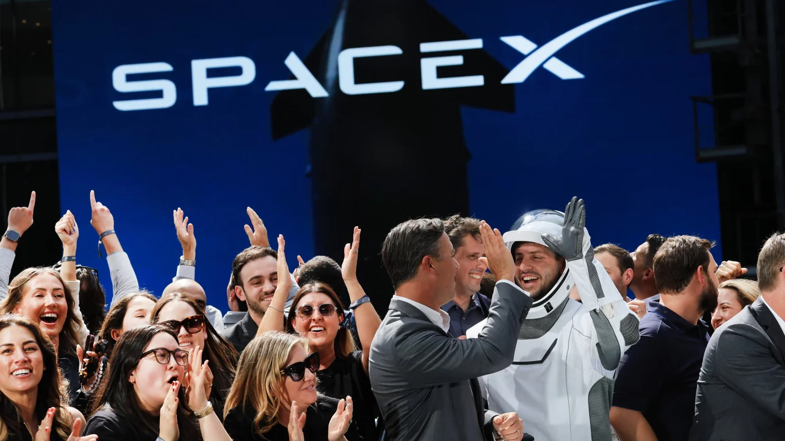 SpaceX's Billion-Dollar Shareholder Club Exposed