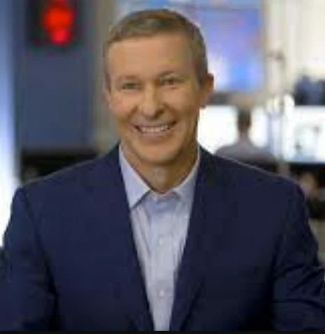 "United Airlines CEO Challenges Safety Norms, Questions Staffing and Compensation"