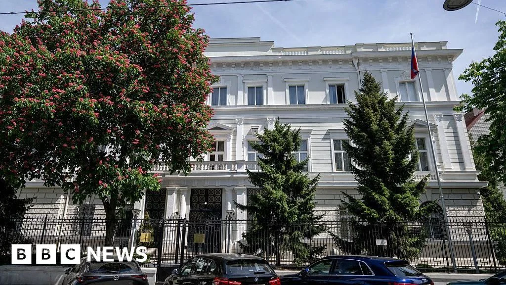 Austria ejects three Russian diplomats amid antenna-based espionage allegations
