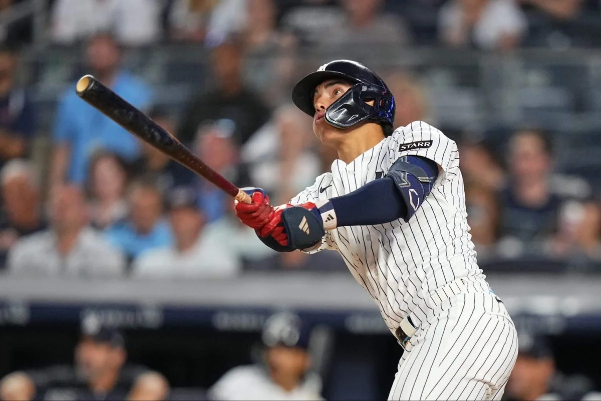 Lombard Jr.'s first MLB homer lands in fan's Yankees cap at Yankee Stadium