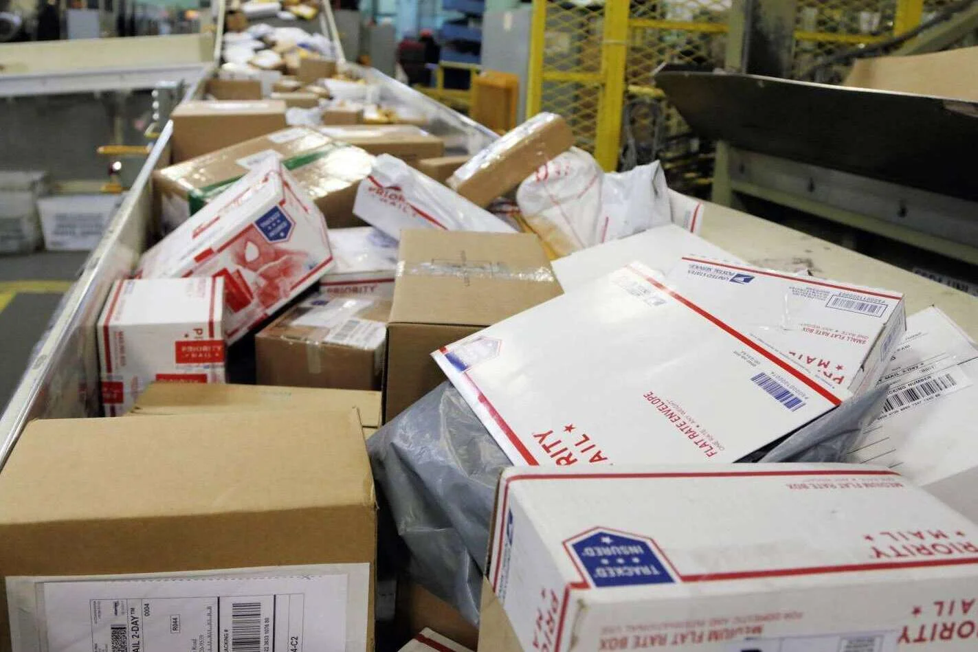 USPS postpones retirement contributions to buy time, but warns of enduring financial strain