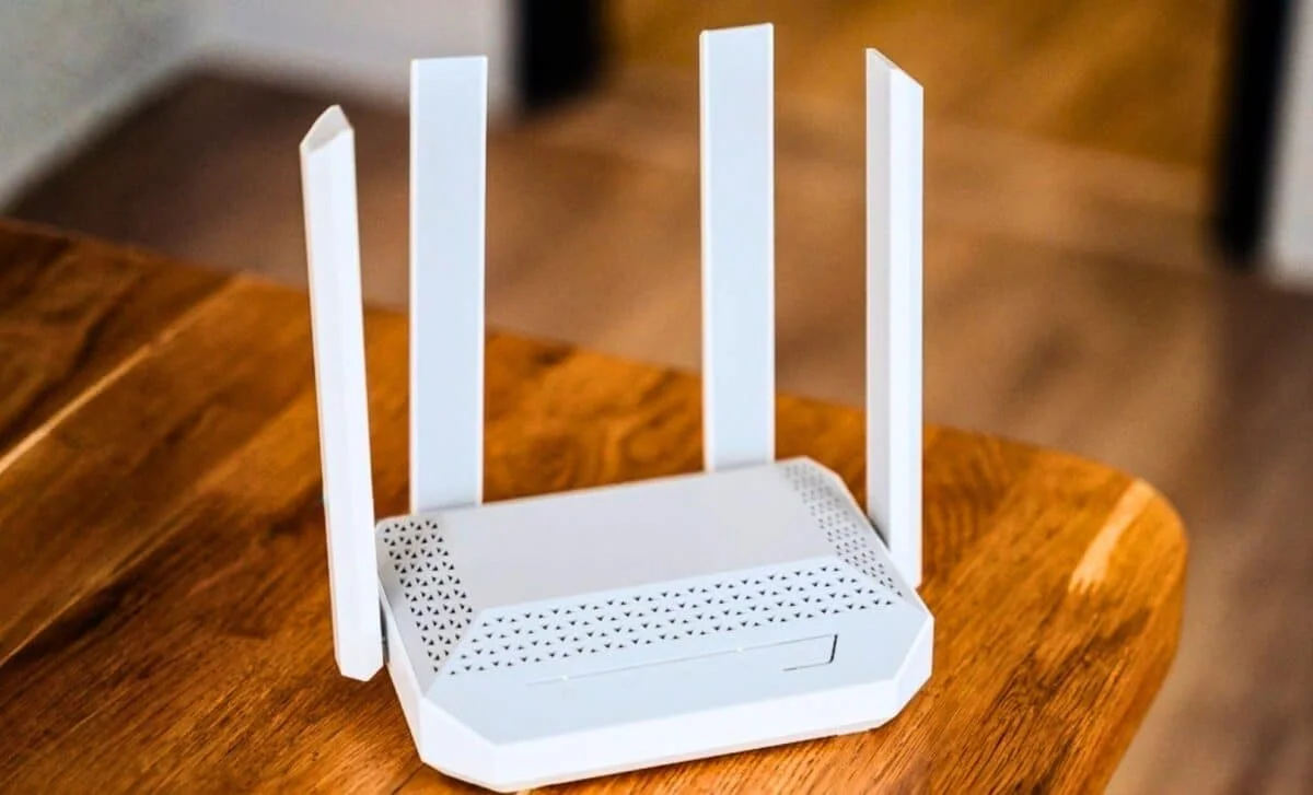 Beam-grid breakthrough: chip-scale optical wireless hits 362 Gbps in lab tests