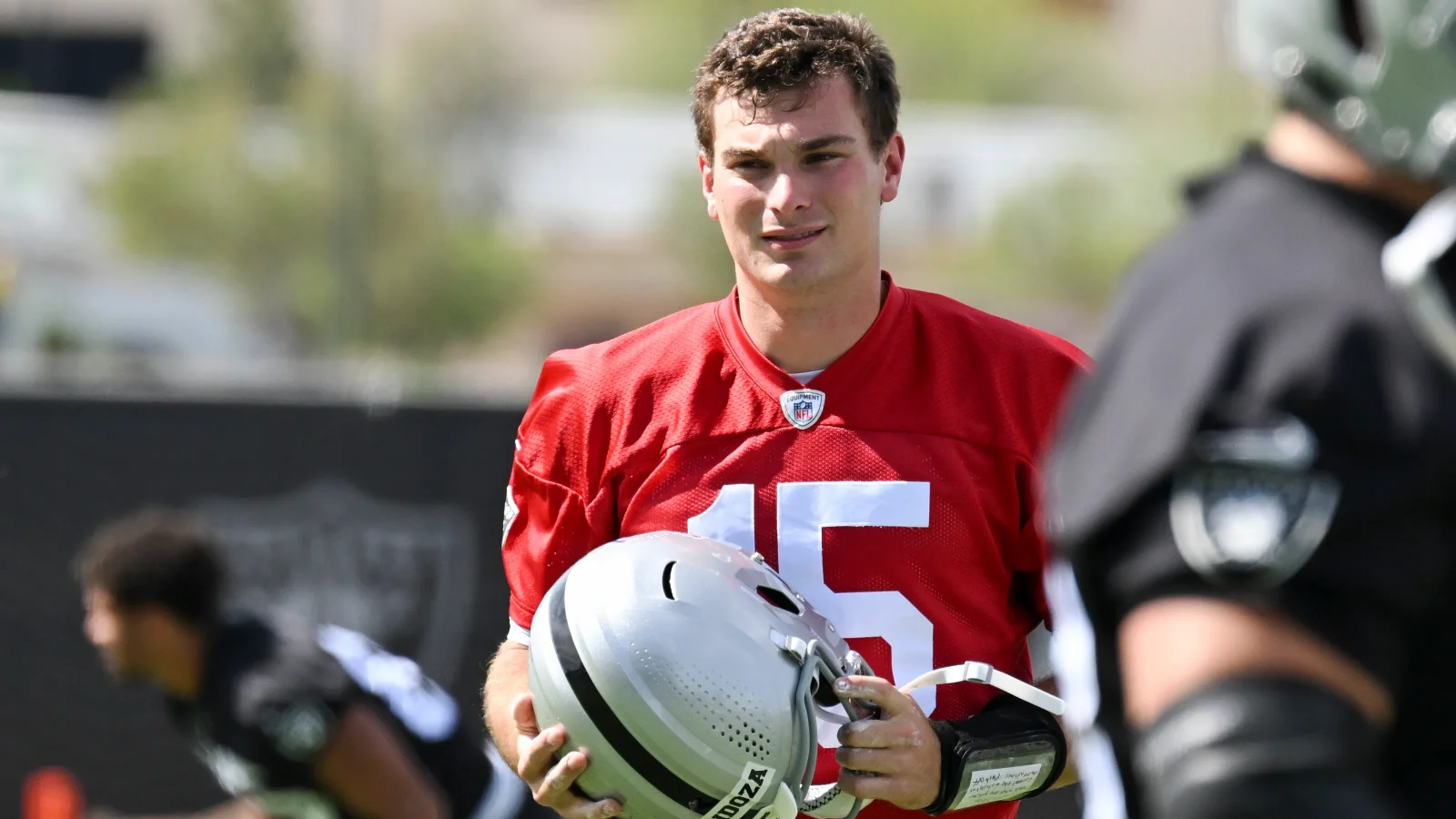 Mendoza stalls Raiders rookie deal over lump-sum signing bonus