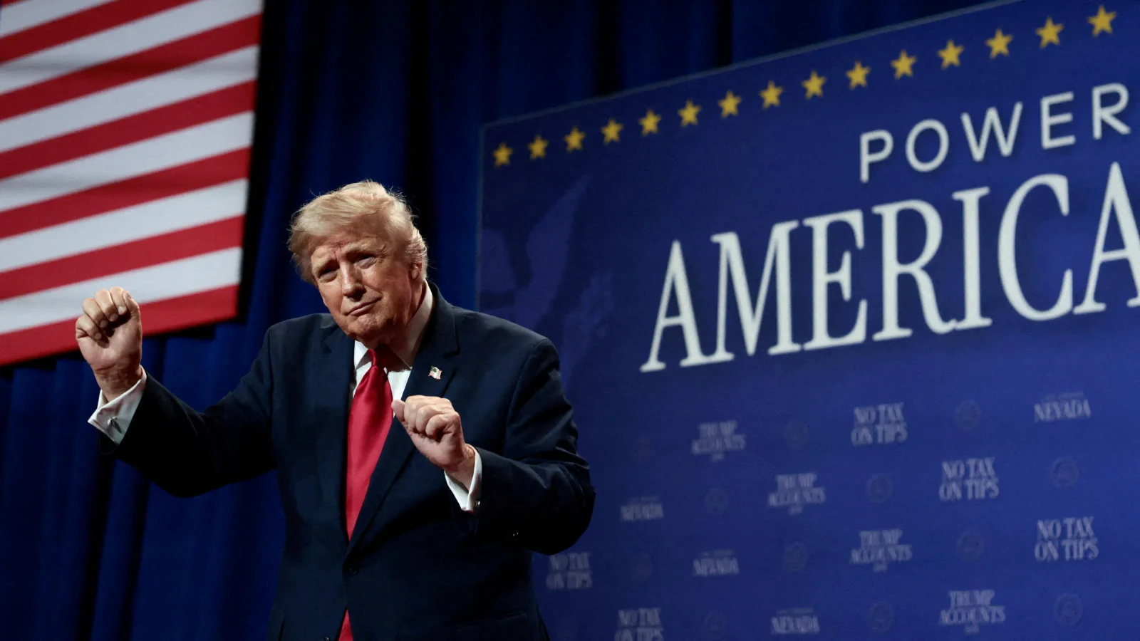 Trump's Vegas hair fuels online buzz and wig rumors