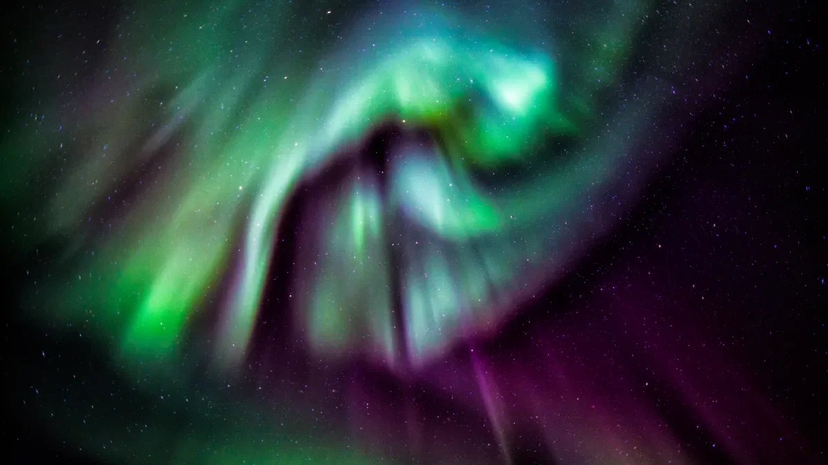 "Northern Lights Illuminate Skies Across 30 US States"
