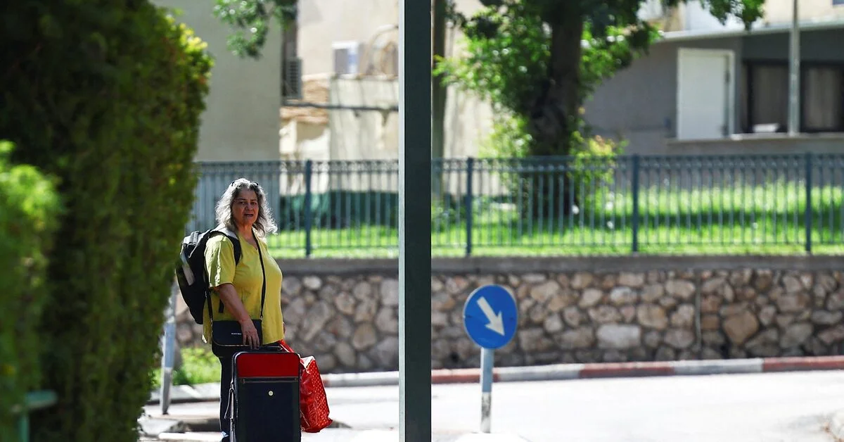 "Escalating Clashes Prompt Israel to Expand Evacuations on Lebanon Border"
