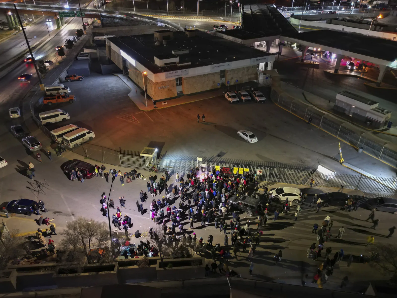Mexican immigration agency chief faces charges over deadly fire.