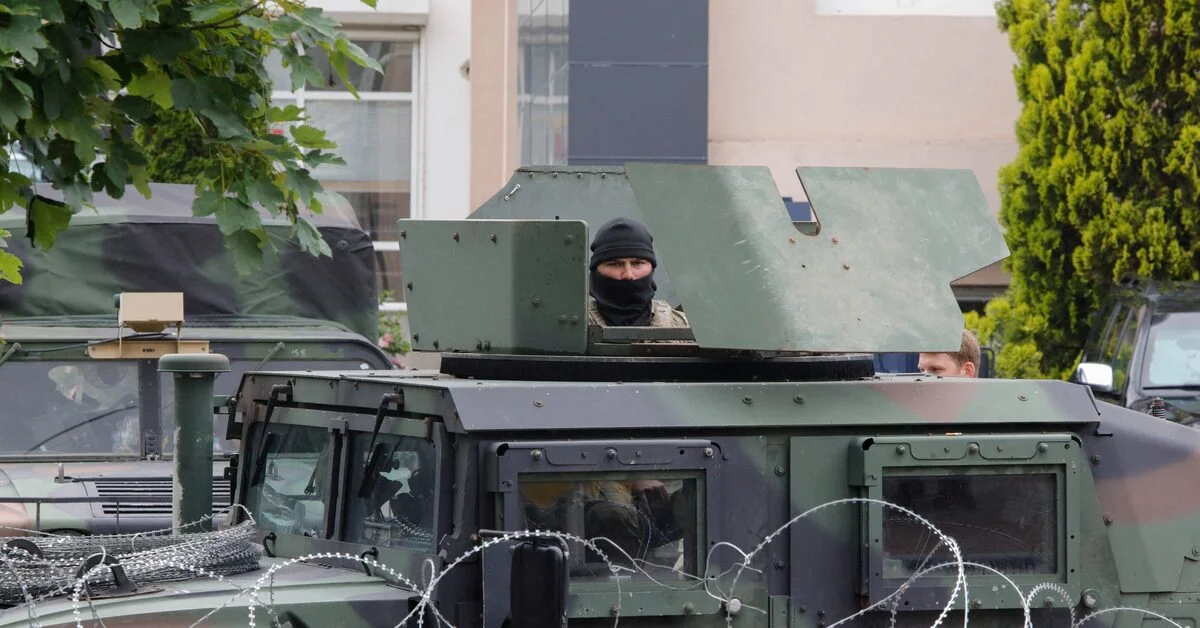 Turkey sends commando battalion to Kosovo amid ethnic tensions.