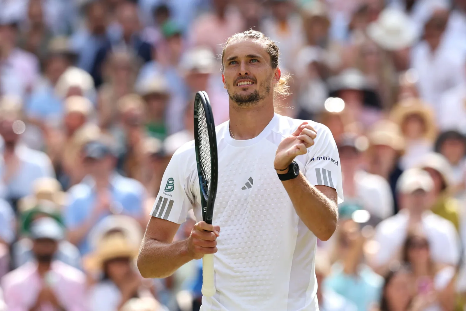 Zverev Advances to Wimbledon Final, Praises Fery's Bright Future