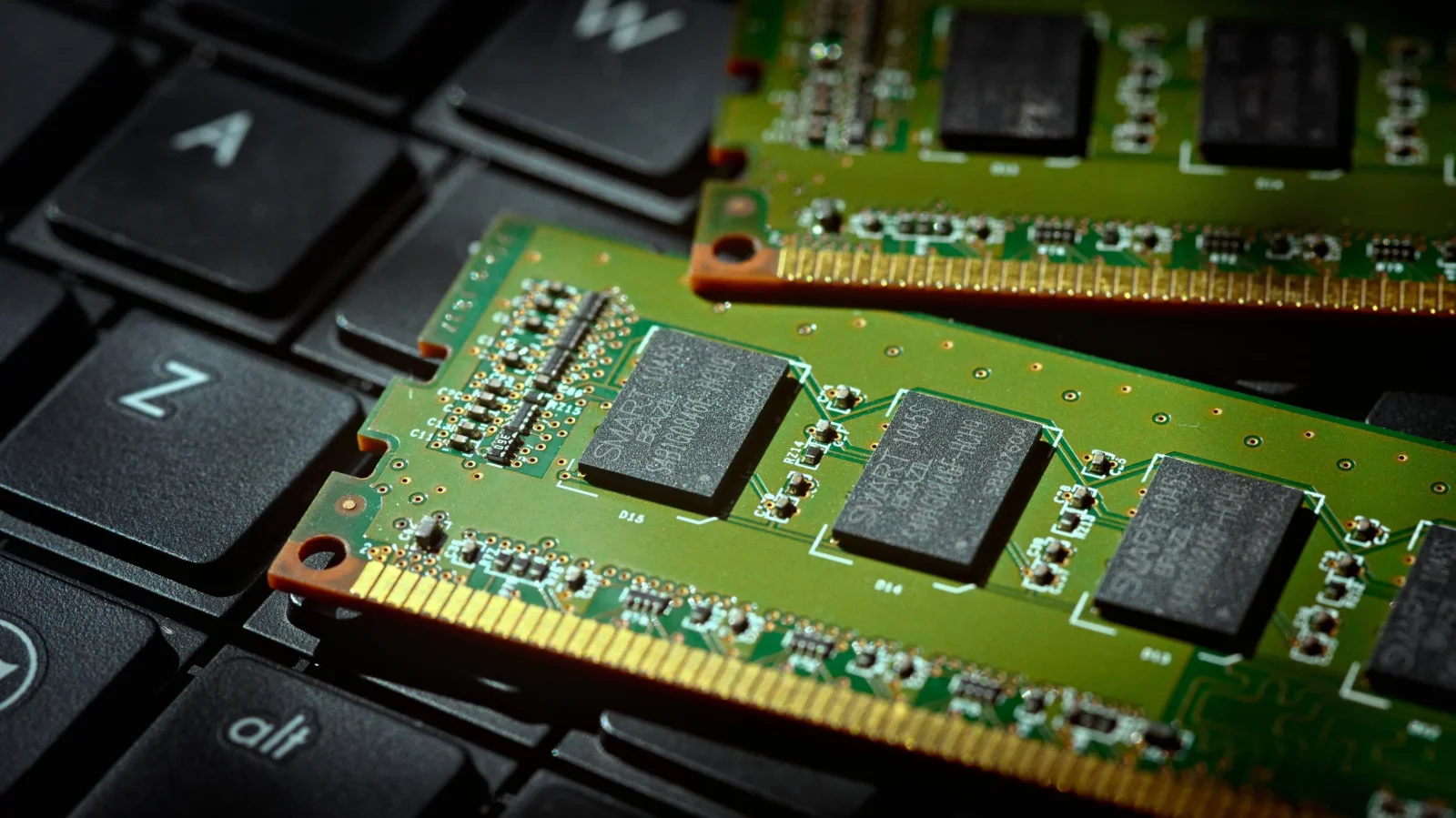 Apple-China Memory Sourcing Rumors Drag Memory Stocks