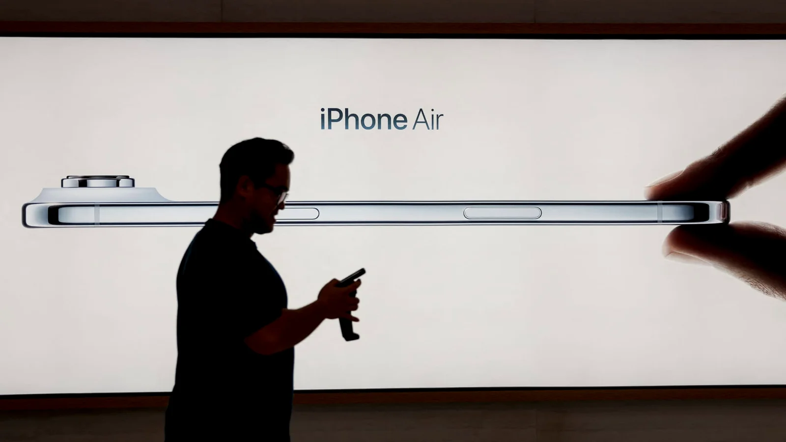 Apple tests on‑device AI with ultra-compact models from PrismML on iPhone