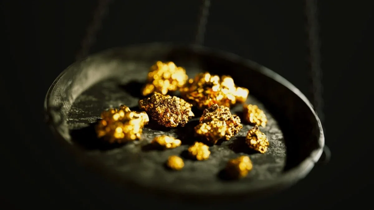 Gold’s Surface Hexagon: The Atomic Trick Behind Its Lasting Shine
