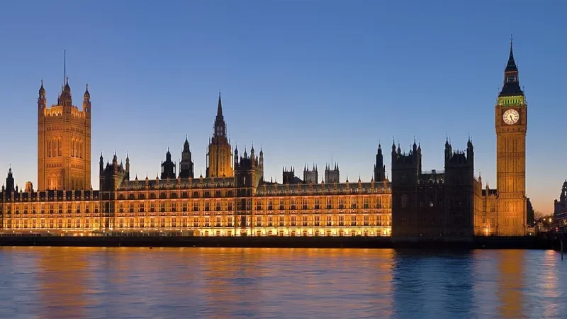 UK Online ID push could bar teens; privacy groups warn