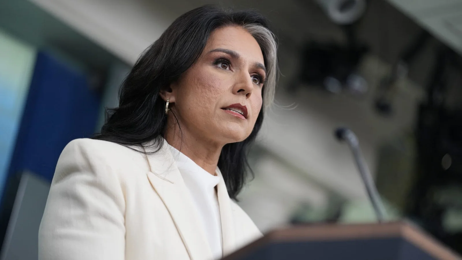 Gabbard Resigns as DNI to Support Husband Battling Rare Bone Cancer