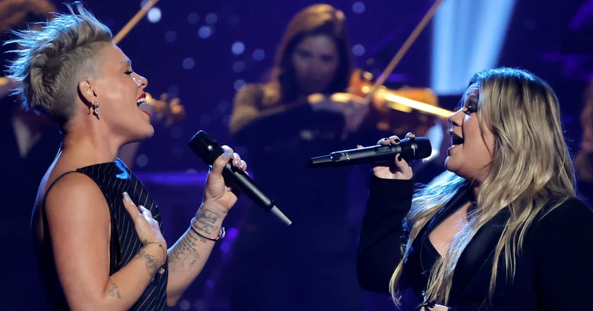 iHeartRadio Music Awards: Performances, Flirtations, and Fashion Statements