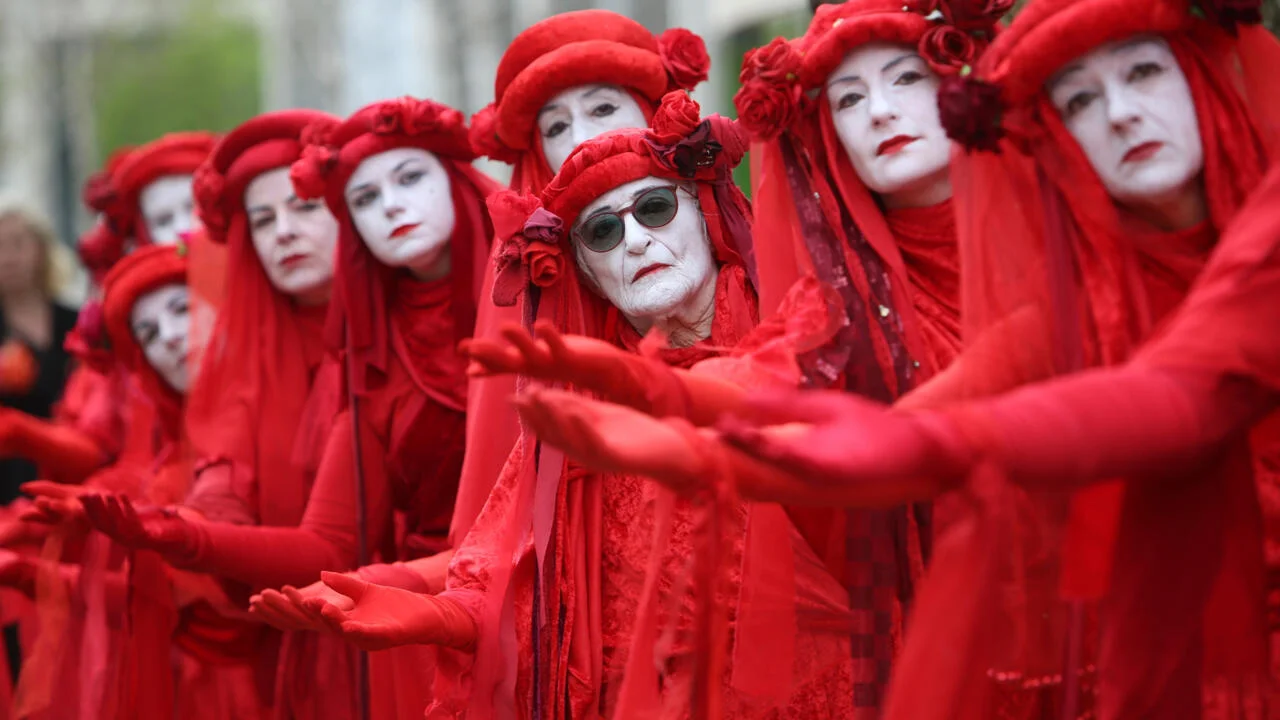 "Biodiversity Protest Draws Thousands to UK Parliament"