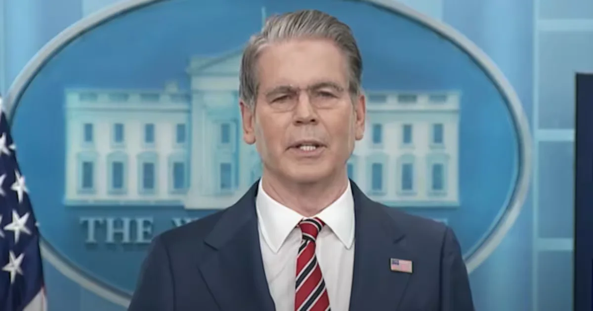 Doocy Grills Trump Aide on Shifting Gas-Price Promises Amid Oil Market Turmoil