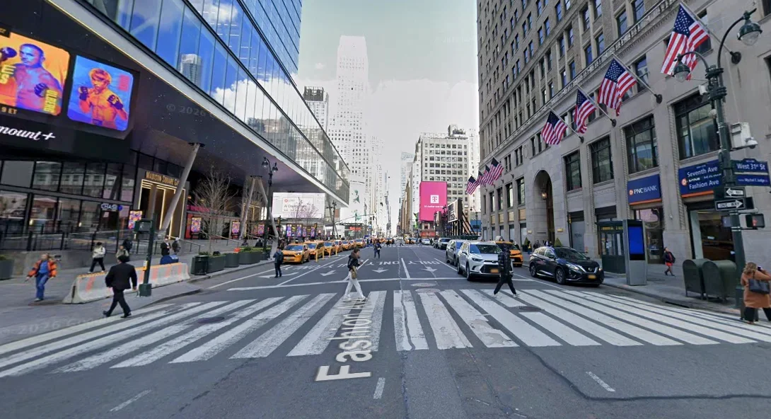 New York City Manhole Exit Triggers Safety Warnings as Investigation Continues