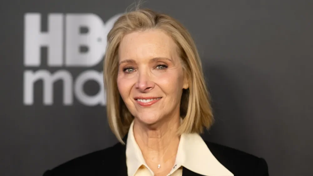 Kudrow Claims 'Friends' Writers Spent Late Nights Fantasizing About Co-Stars