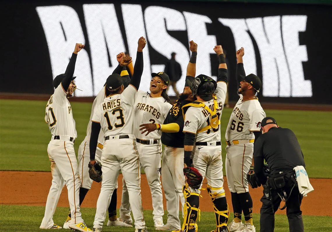 "Pirates' Bullpen Dominates in 6th Consecutive Win Against Reds"