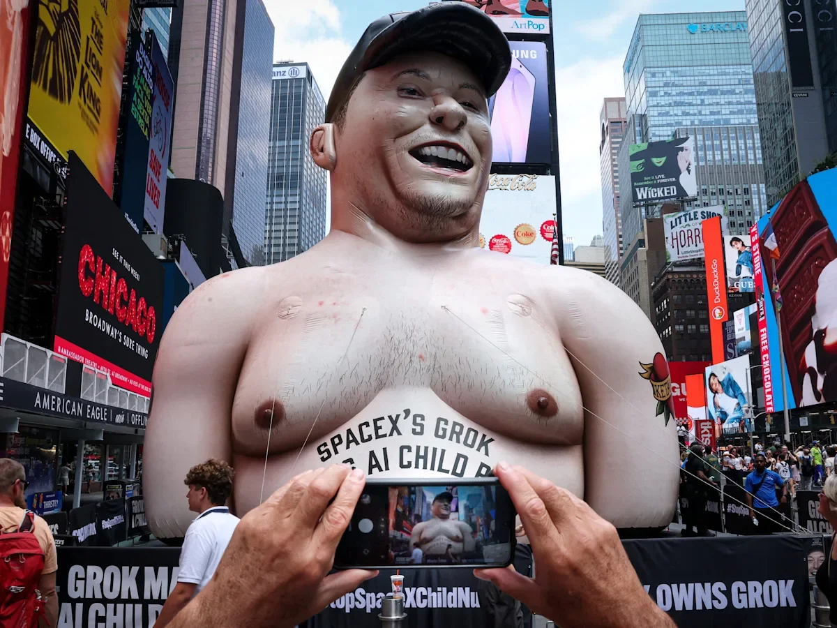 Times Square Inflatable Elon Musk Delivers Scathing Grok AI Message Ahead of SpaceX IPO