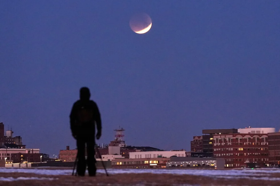 Americas Get Front-Row Seat as Near-Total Lunar Eclipse Dazzles Night Sky