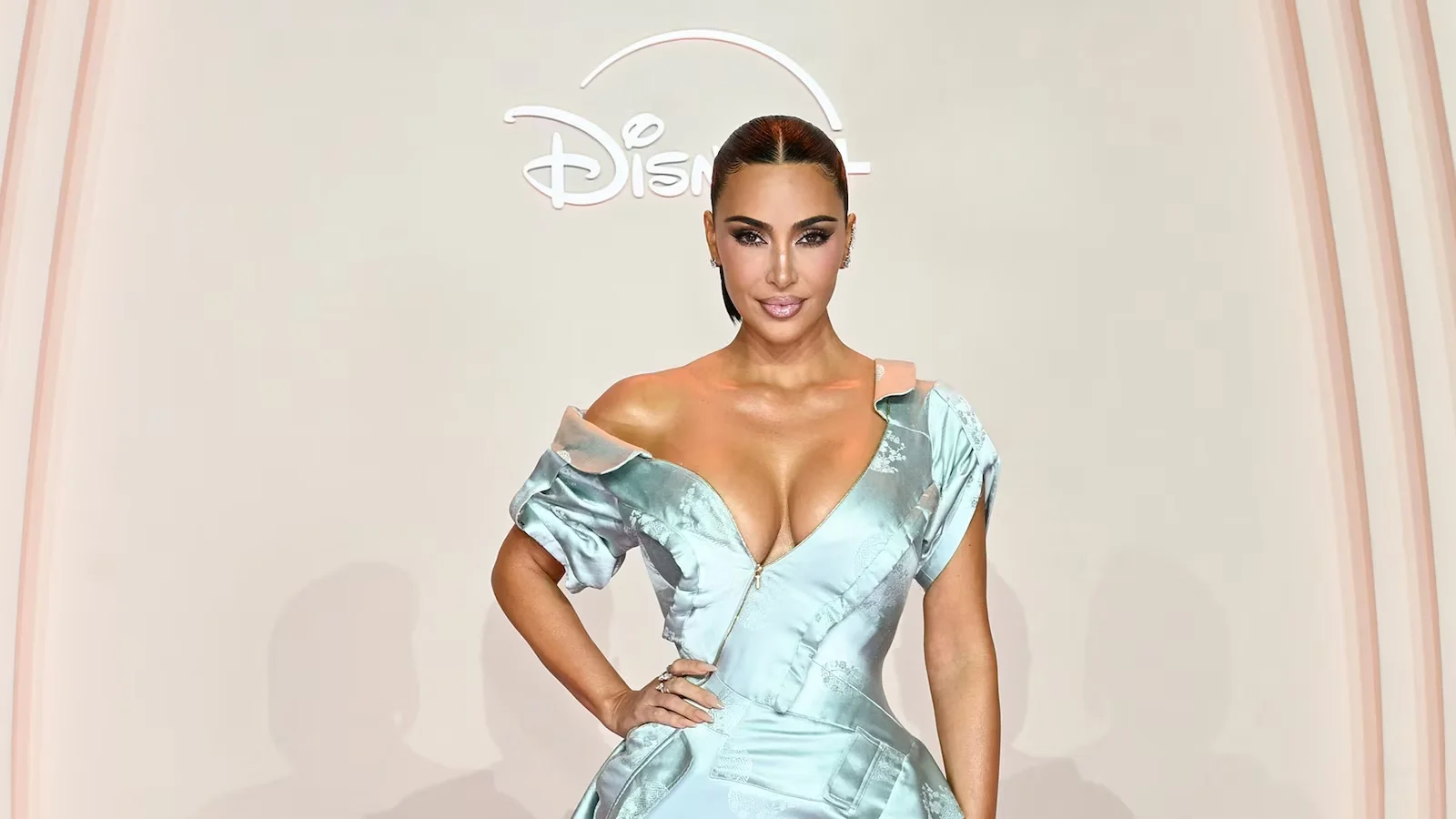 Kim Kardashian reveals esophagitis in Kardashians trailer, with health context