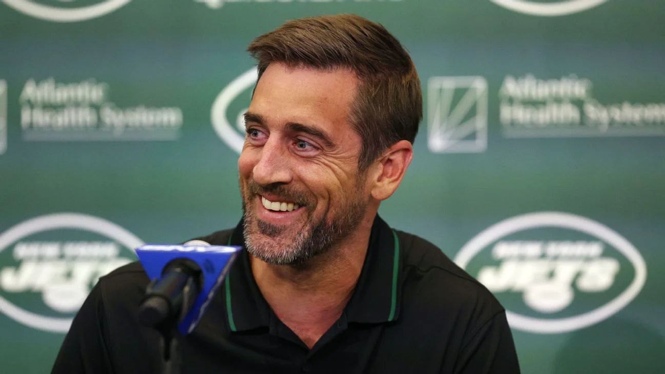 Jets' Robert Saleh dismisses Aaron Rodgers' wish list rumors as "silly narrative".