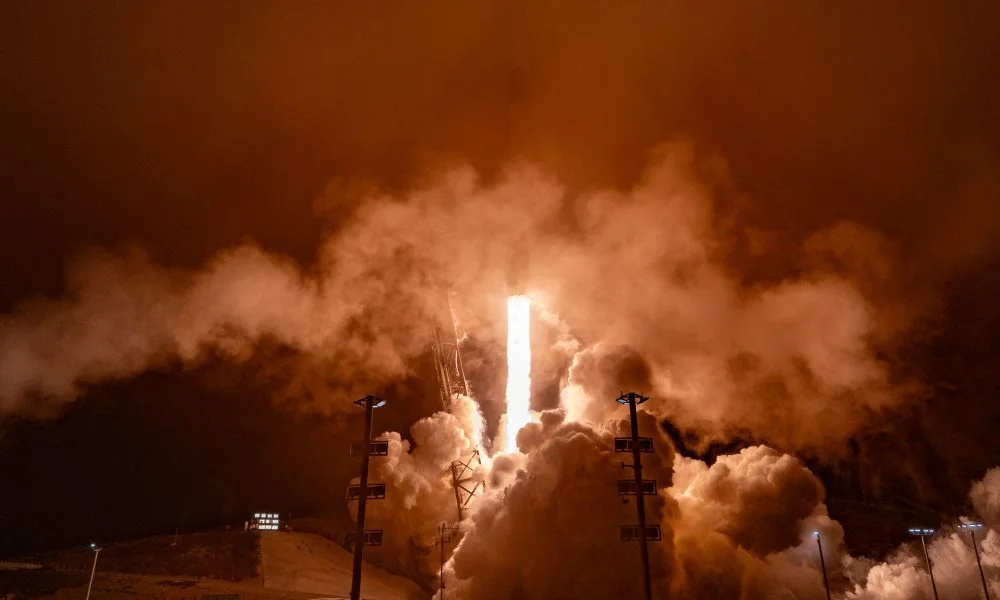 SpaceX pushes Starlink to an 11,000-satellite milestone with 24 new V2 Minis
