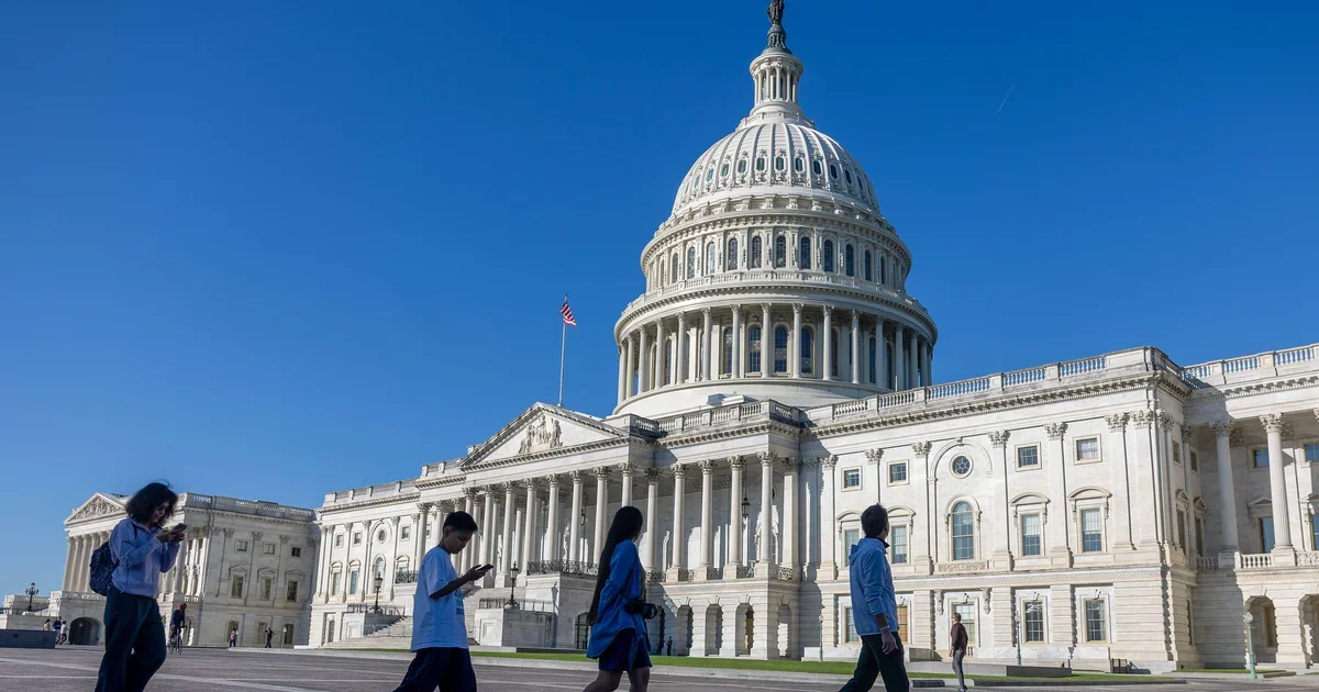 Senate prepares for crucial votes as government shutdown continues