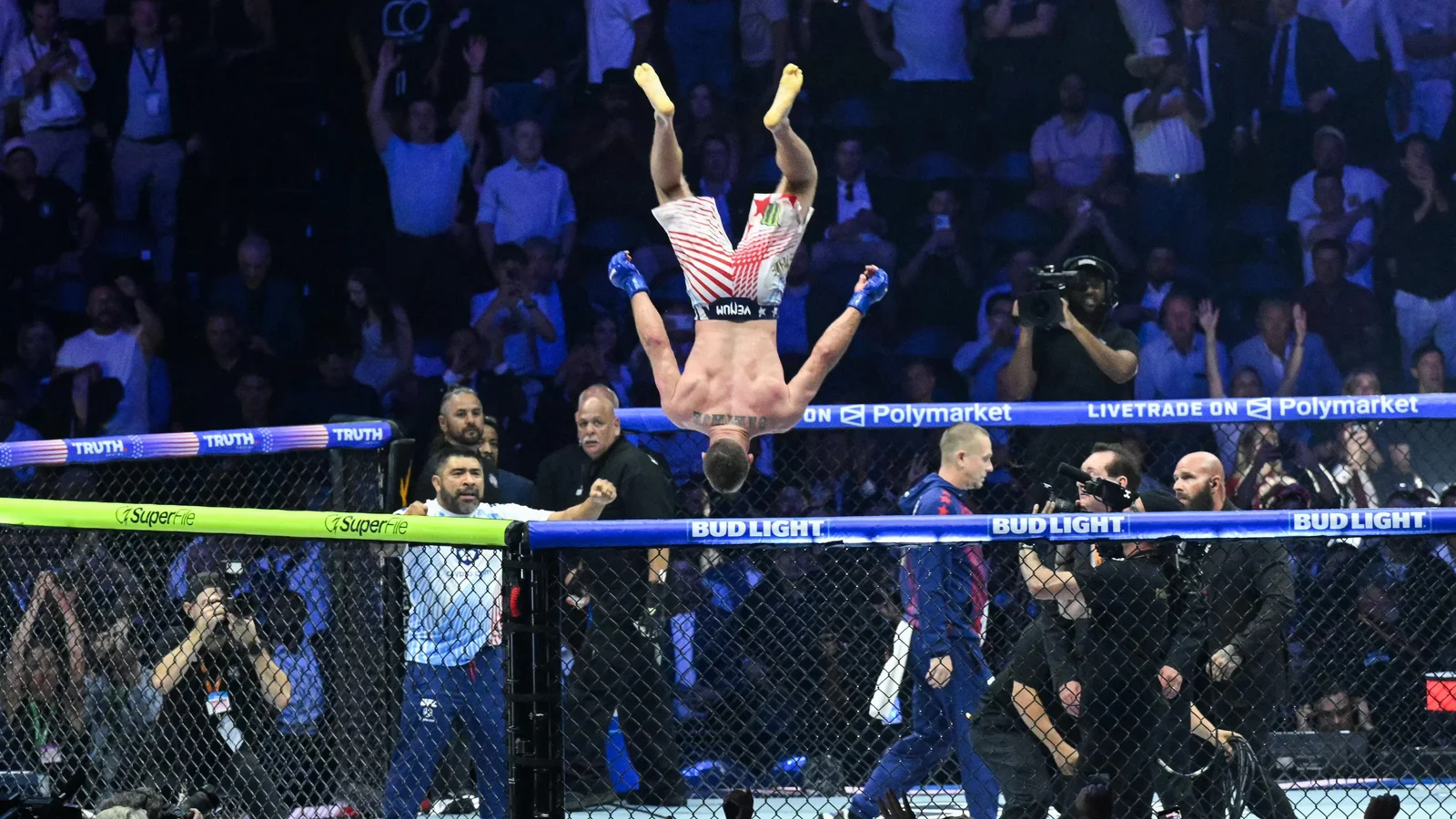 Gaethje Dethrones Topuria in Surreal White House UFC Freedom 250 Upset