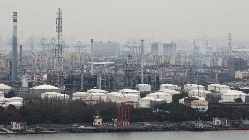 Sanctions on Iran's oil buyers put China in focus