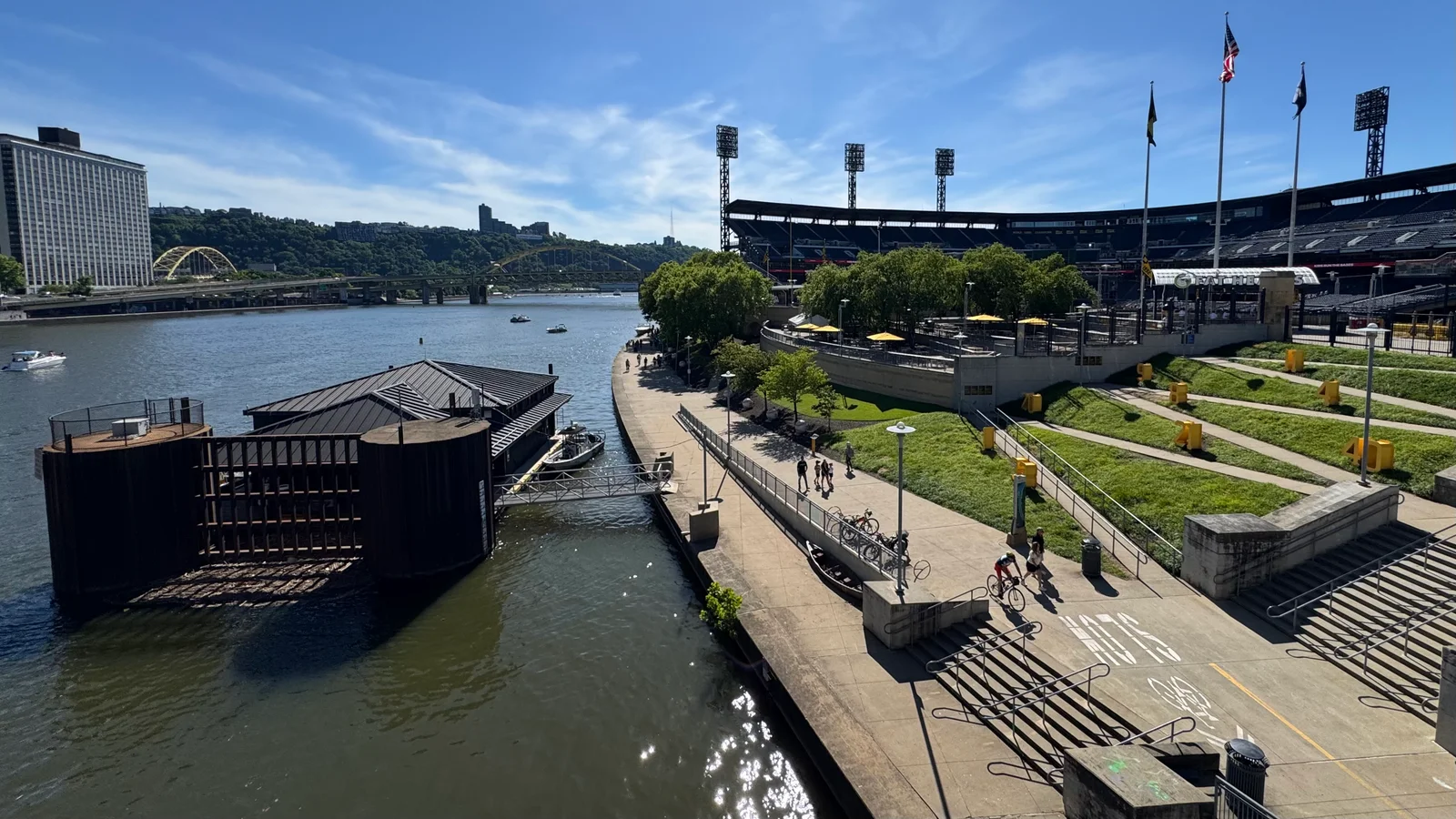 Pirates ride patient offense to 5-2 win over Giants