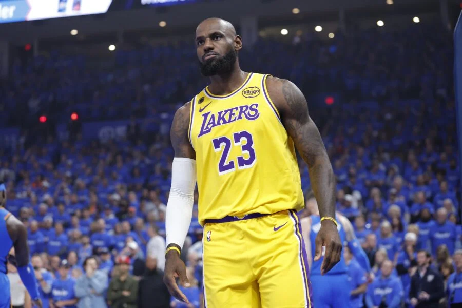 Warriors Weigh LeBron Bid Amid Davis Talk, Butler’s Place Remains Key